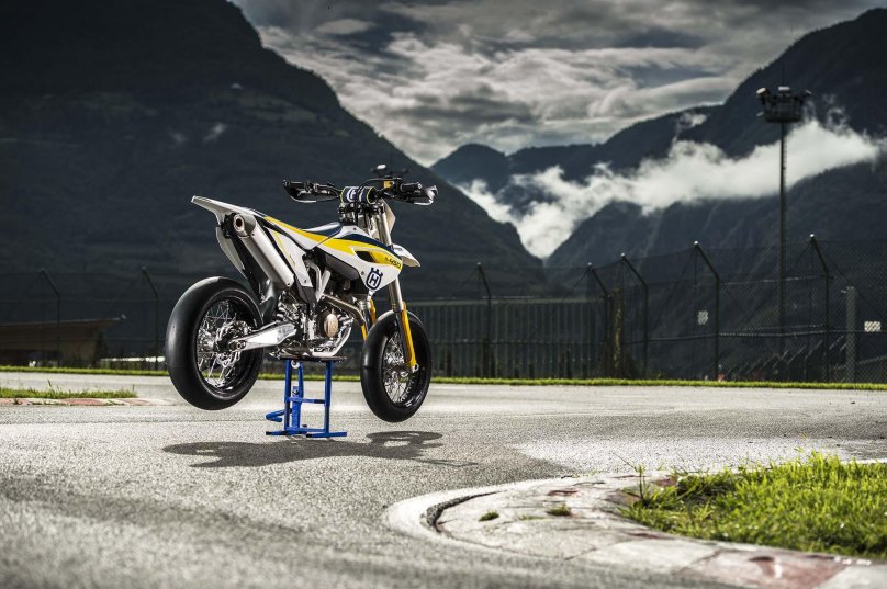 Husqvarna Supermoto 450 bikepost