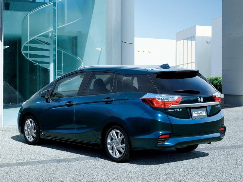 Honda Fit Shuttle Hybrid 2018