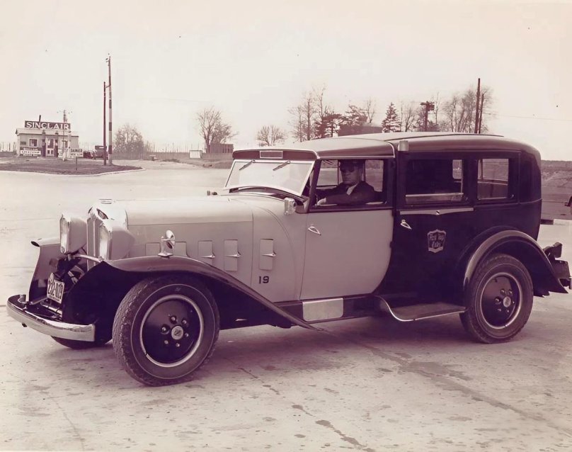 Checker автомобиль