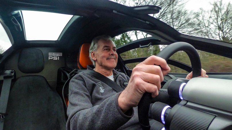 Gordon Murray Automotive логотип