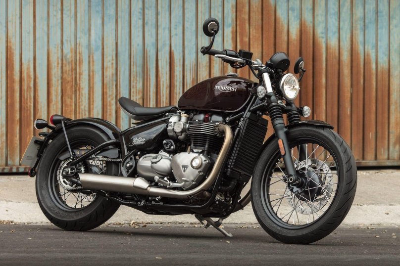 Triumph Bonneville Bobber Black