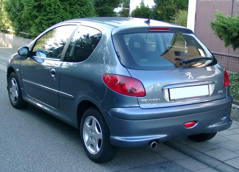 Peugeot 206 сзади