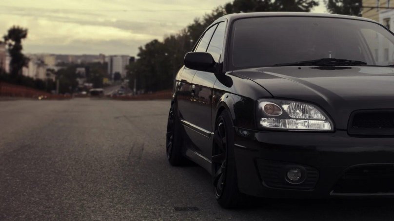 Subaru Legacy b4 черный