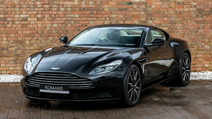 Aston Martin db11 2017
