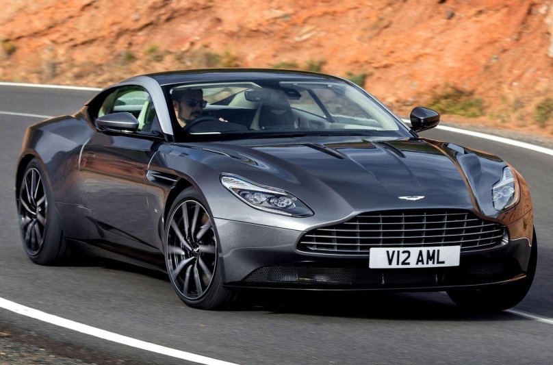 Астон Мартин db11