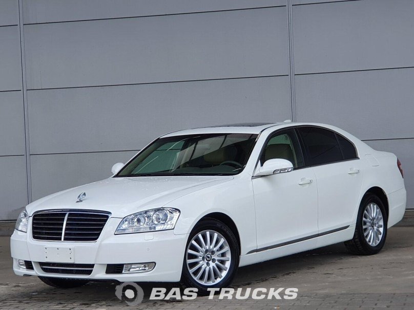 ССАНГЙОНГ седан