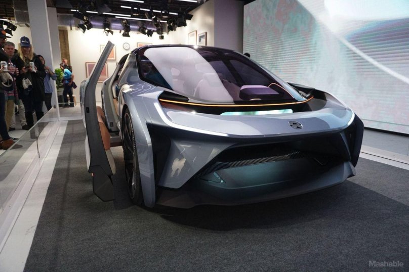 Машина Nio 2023