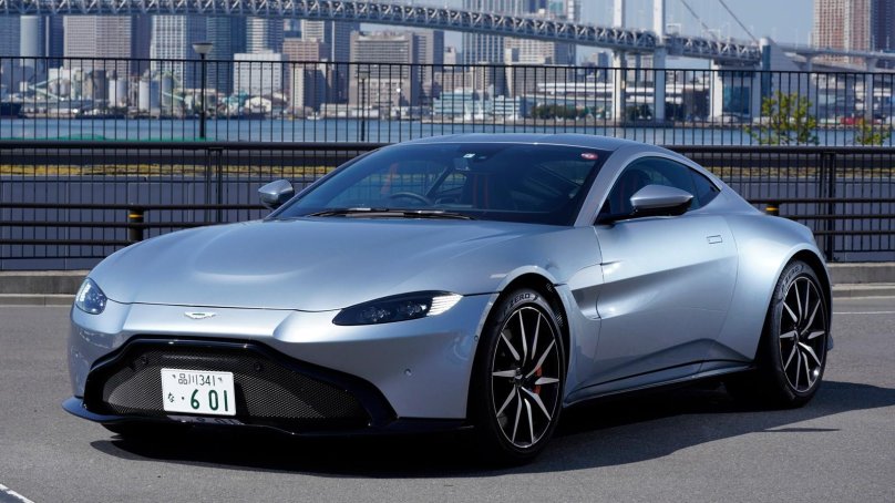 Астон Мартин Vantage 2018