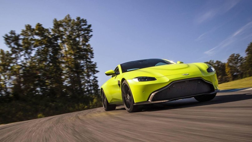 Aston Martin v8 Vantage 2019