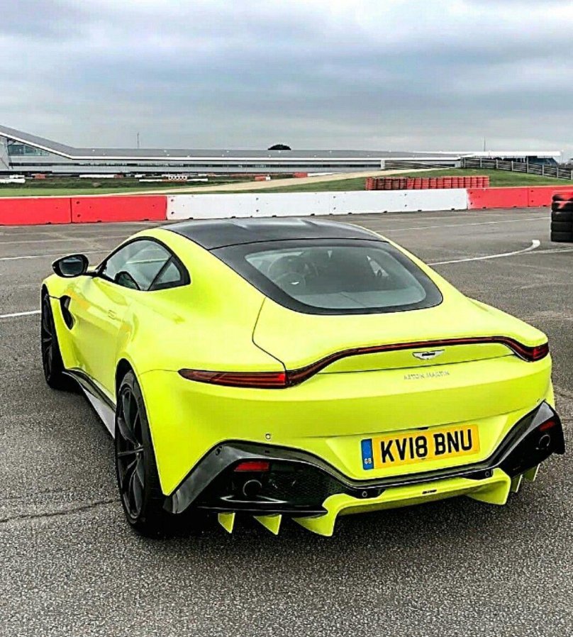 Aston Martin Vantage