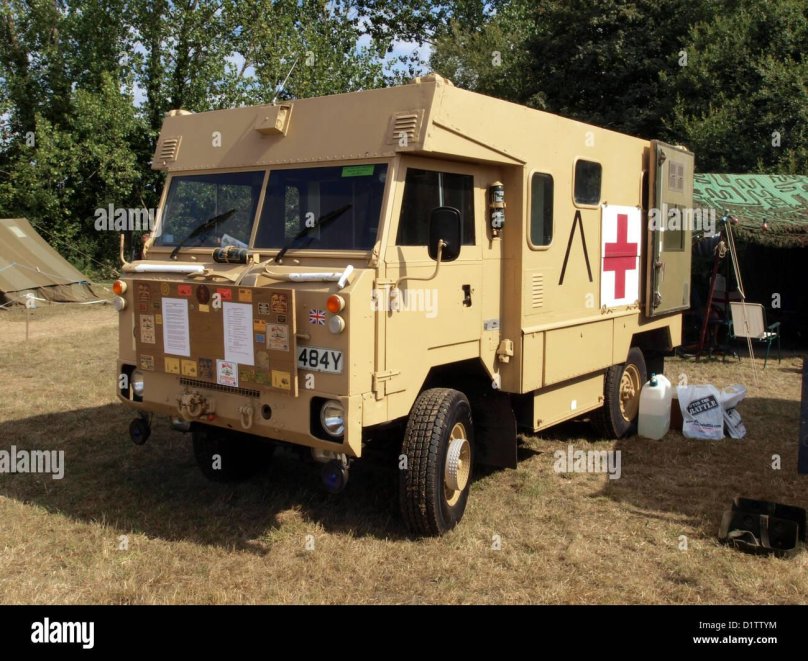 Армейский ленд Ровер 101