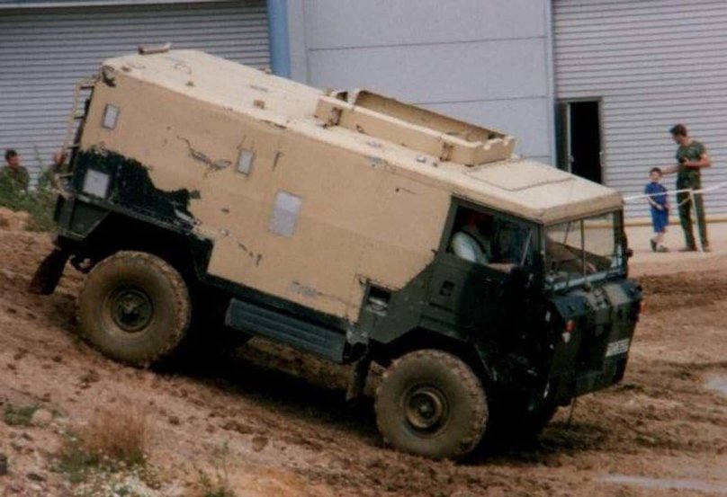 Land Rover forward Control 101s