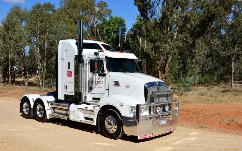 Грузовой седельный тягач составные части