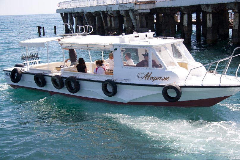 Прогулочный катер КС-110