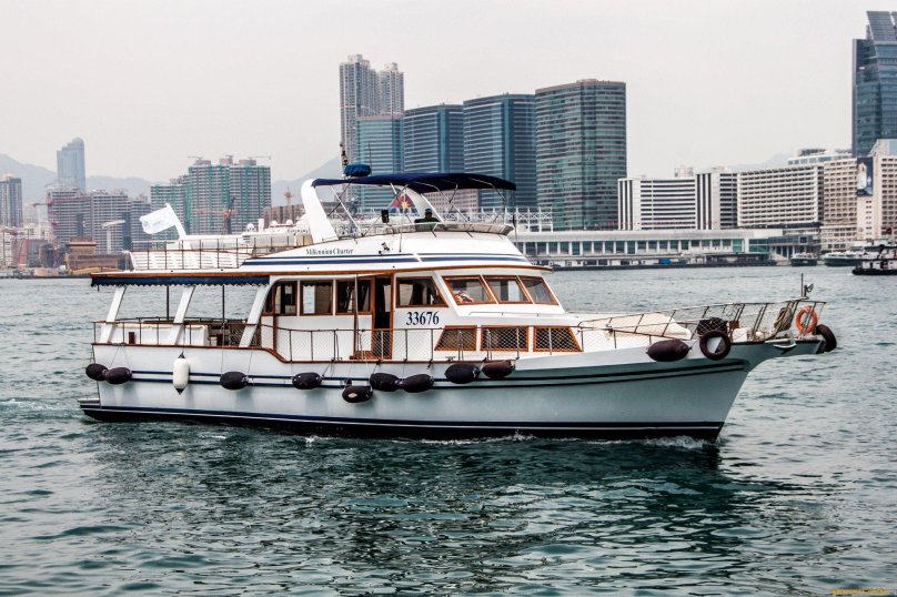 Катер прогулочный