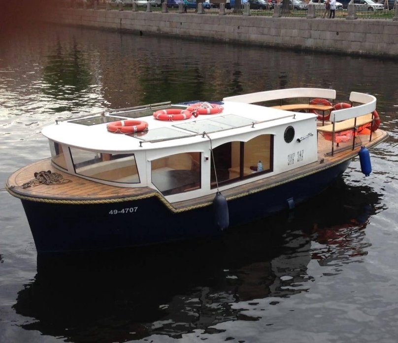 Катер прогулочный