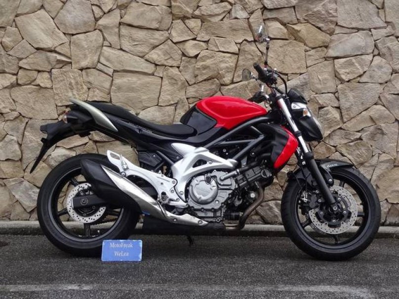 Suzuki SV 400 Gladius