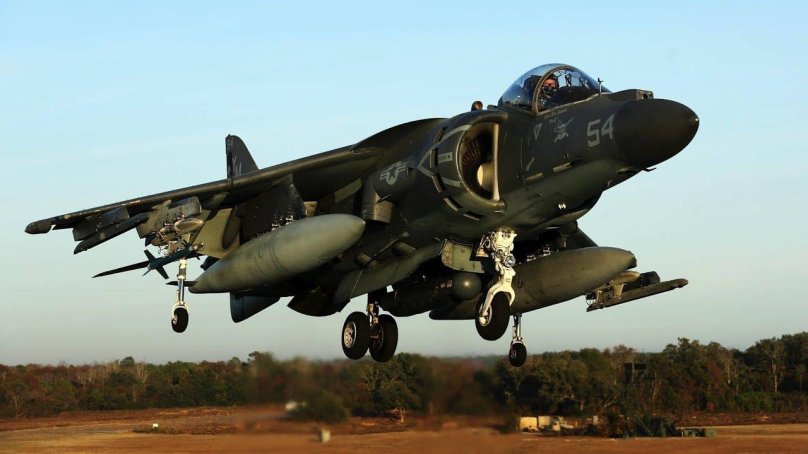 Av 8 Harrier 2