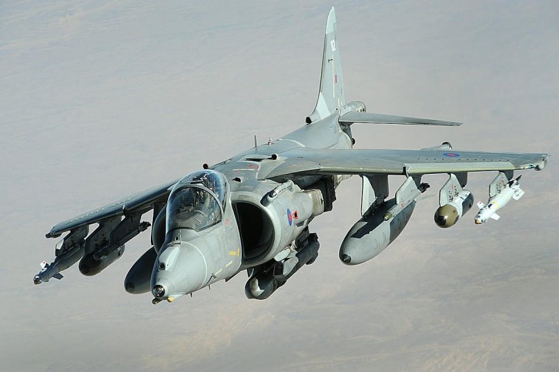Штурмовик av-8b Harrier