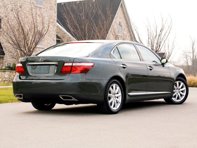 Лексус 600 2007