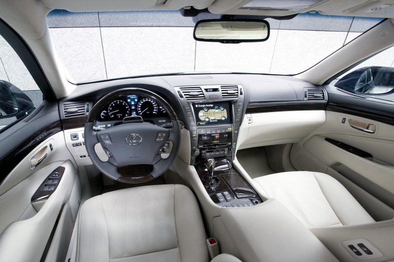 Лексус Лонг 600