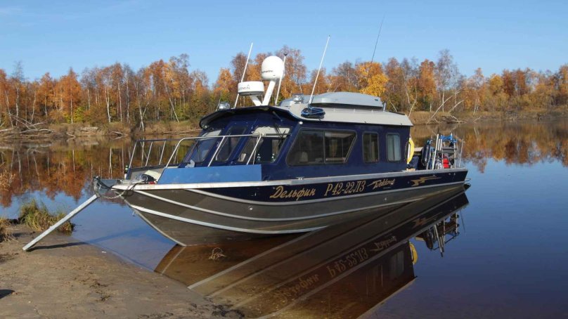 Заря водометный катер