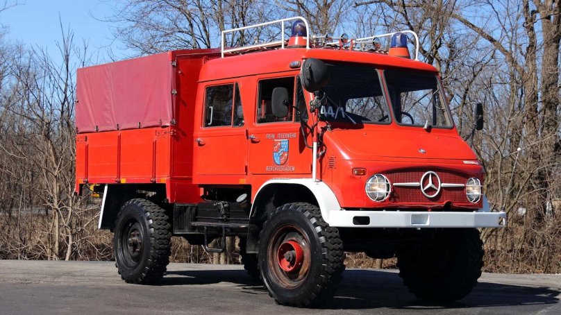 Mercedes-Benz Unimog 404