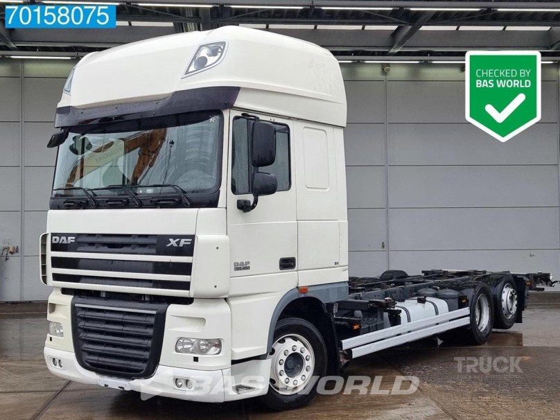 Контейнеровоз DAF XF 460