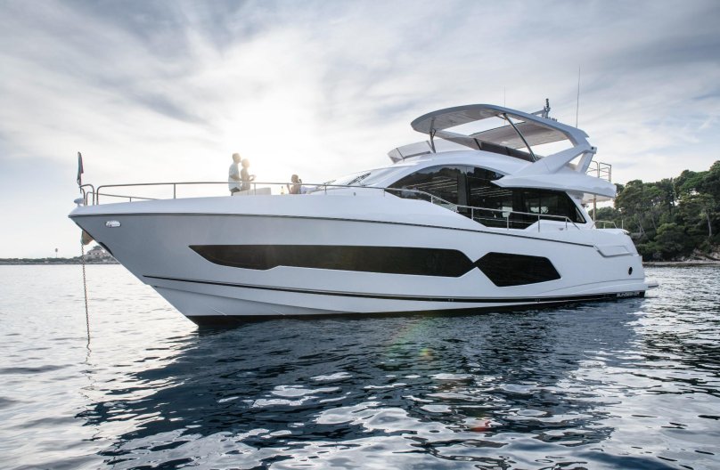 Яхта Сансикер 76