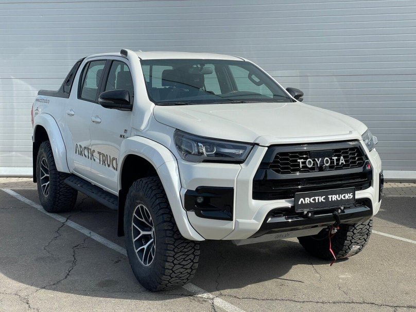 Тойота Хайлюкс 2022