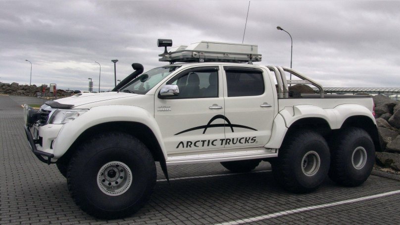 Тойота Hilux Arctic Trucks