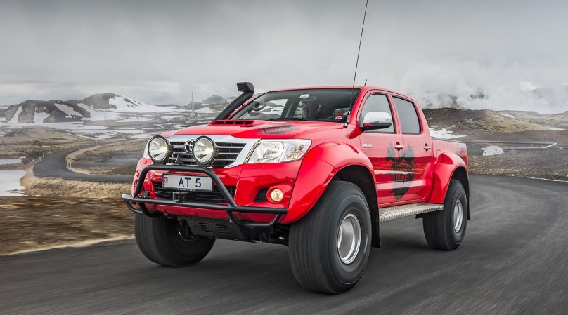 Toyota Hilux Arctic Trucks at38