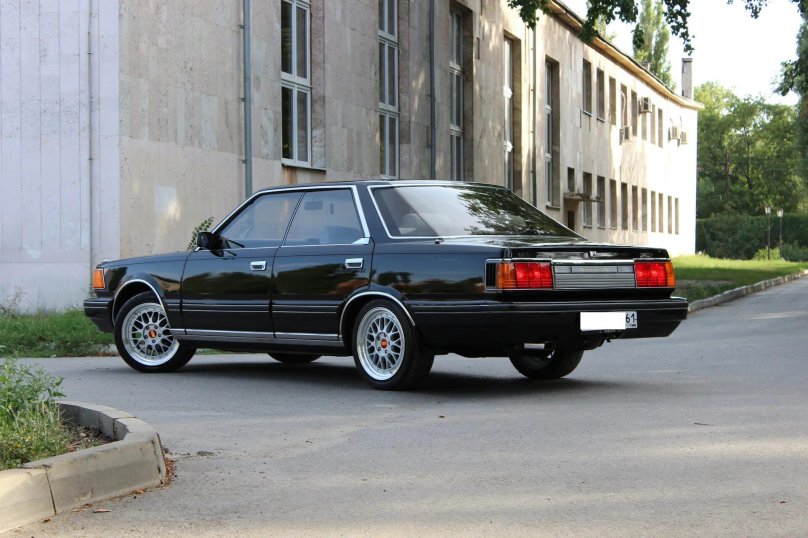 Nissan Cedric 1985
