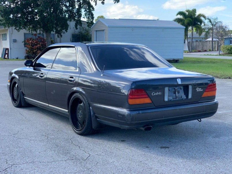 Nissan Cedric 1991