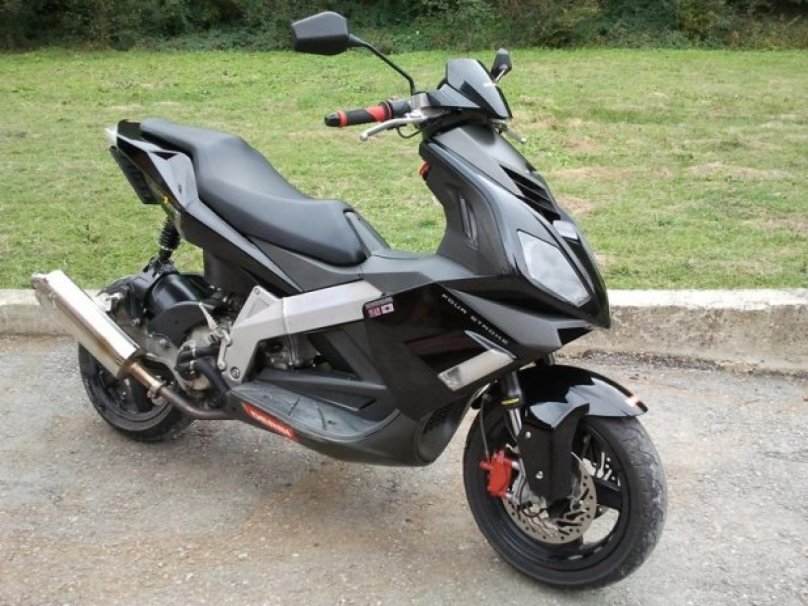 Скутер derbi GP 250