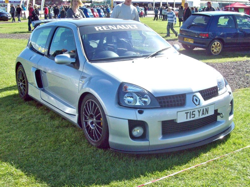 Renault Clio v6 2000