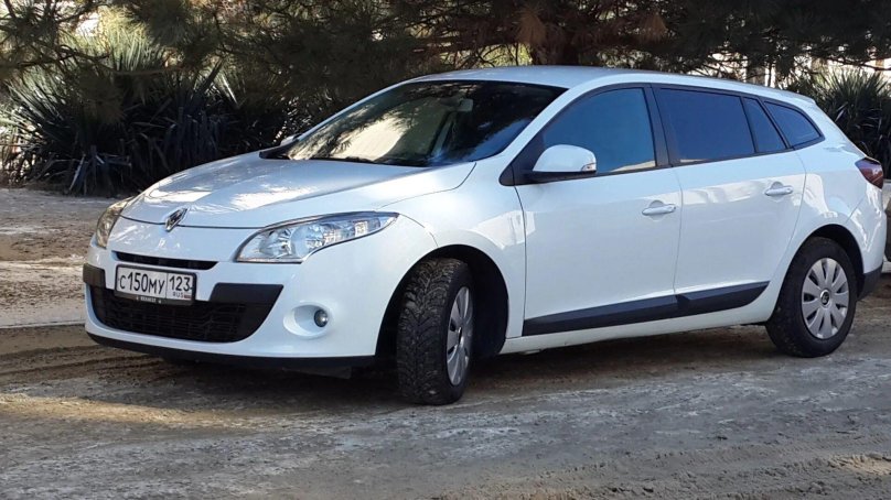 Рено Меган 3 универсал белый