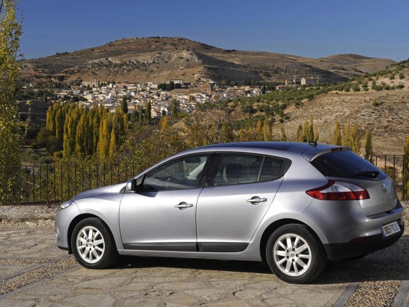 Рено Меган хэтчбек