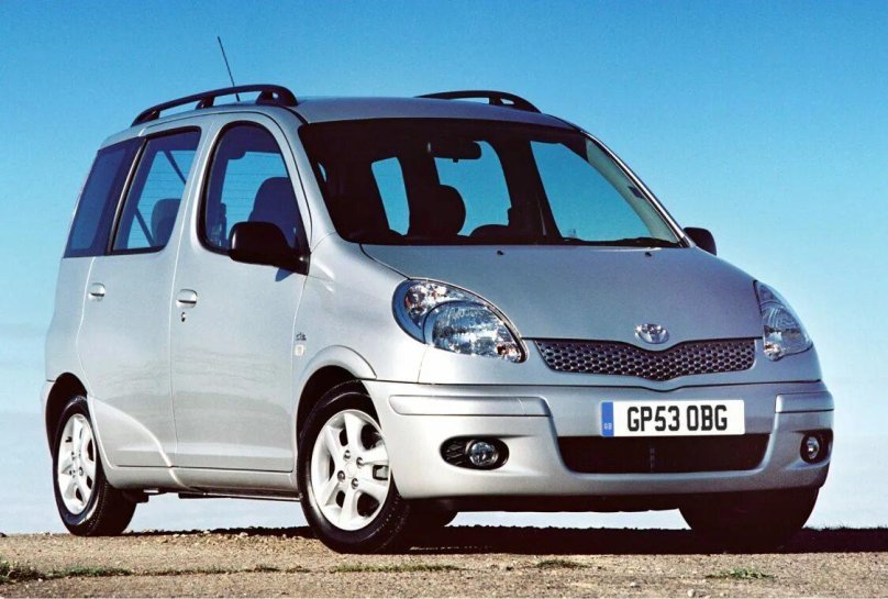 Toyota Yaris Verso 2003