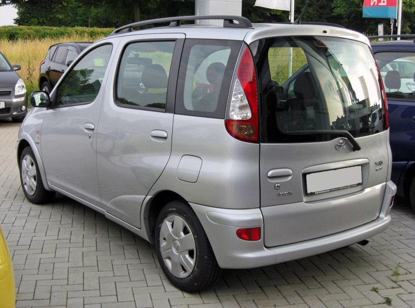 Toyota Yaris Verso 2001