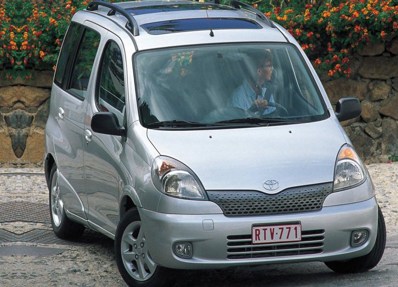 Toyota Yaris Verso 2000