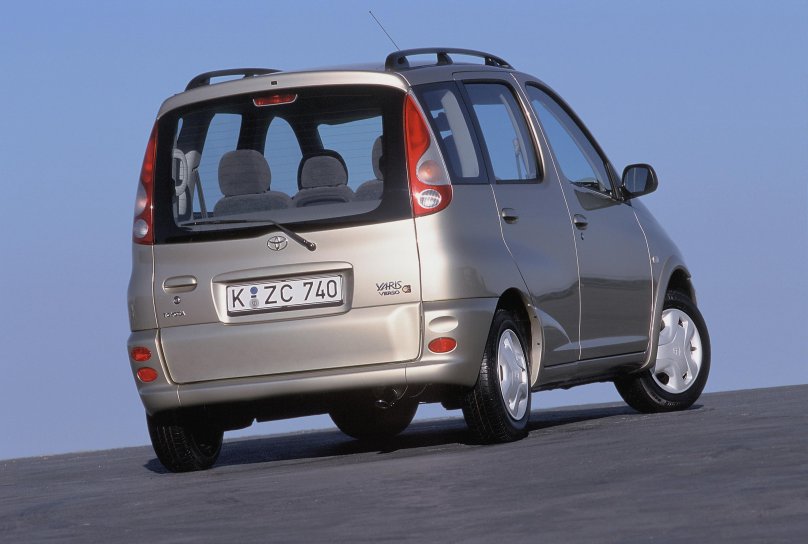 Toyota Yaris Verso, 2005