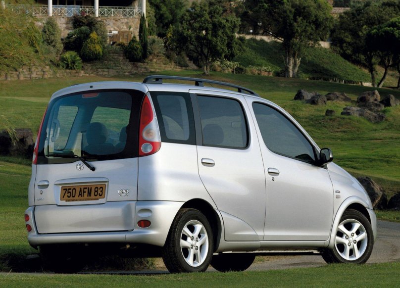 Toyota Yaris Verso 1999