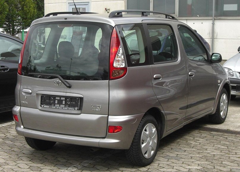 Toyota Yaris Verso 2008