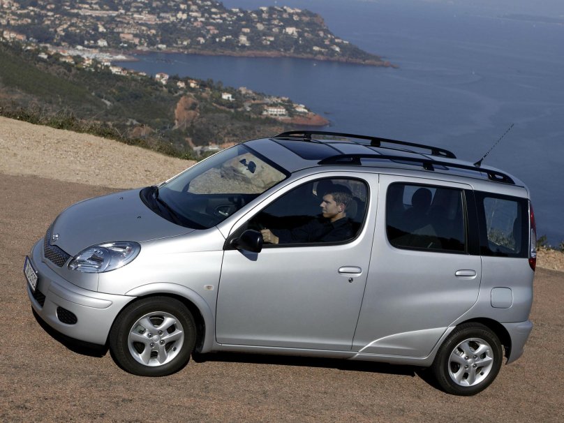 Toyota Yaris Verso, 2005