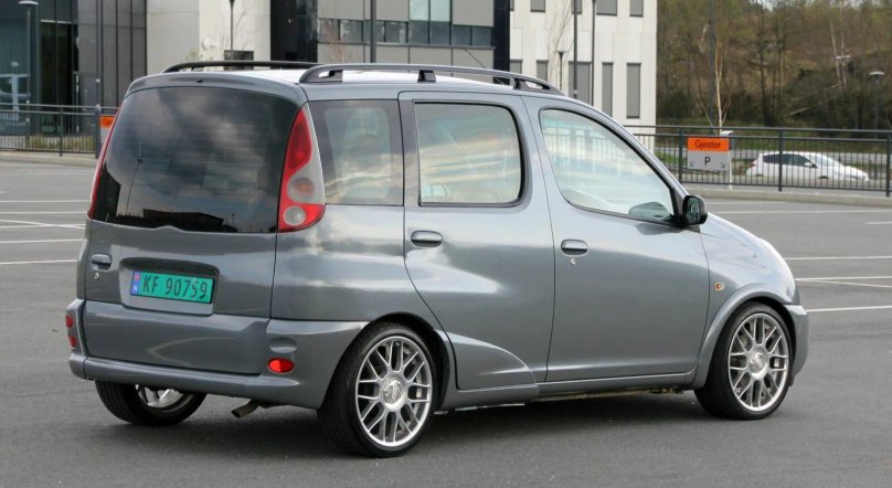 Toyota Yaris Verso 2001