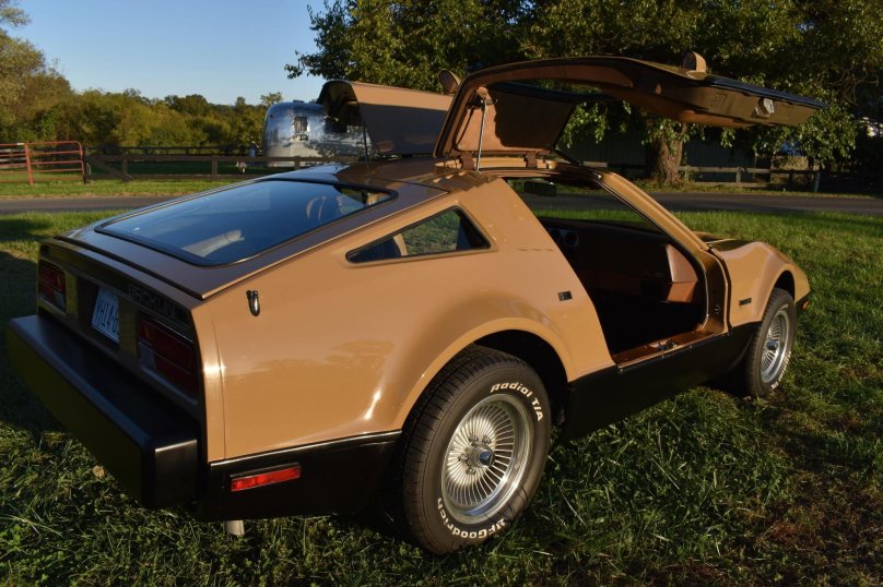 DMC 12 Bricklin sv1
