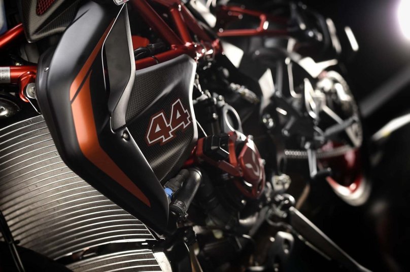 MV Agusta Dragster 800 RR Lewis Hamilton