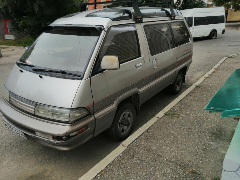 Toyota Master Ace 1982