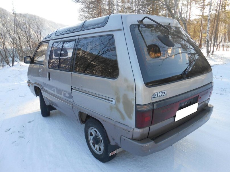 Тойота Master Ace Surf 1990